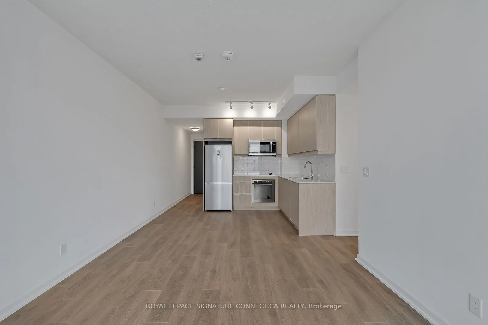 32 Forest Manor Road, #605