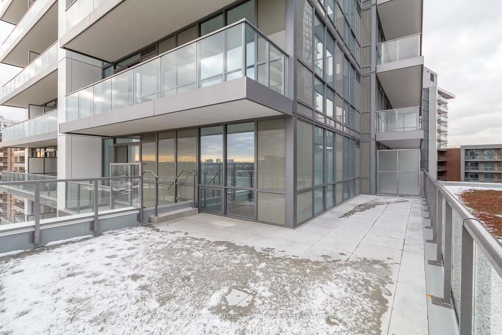 32 Forest Manor Road, #605