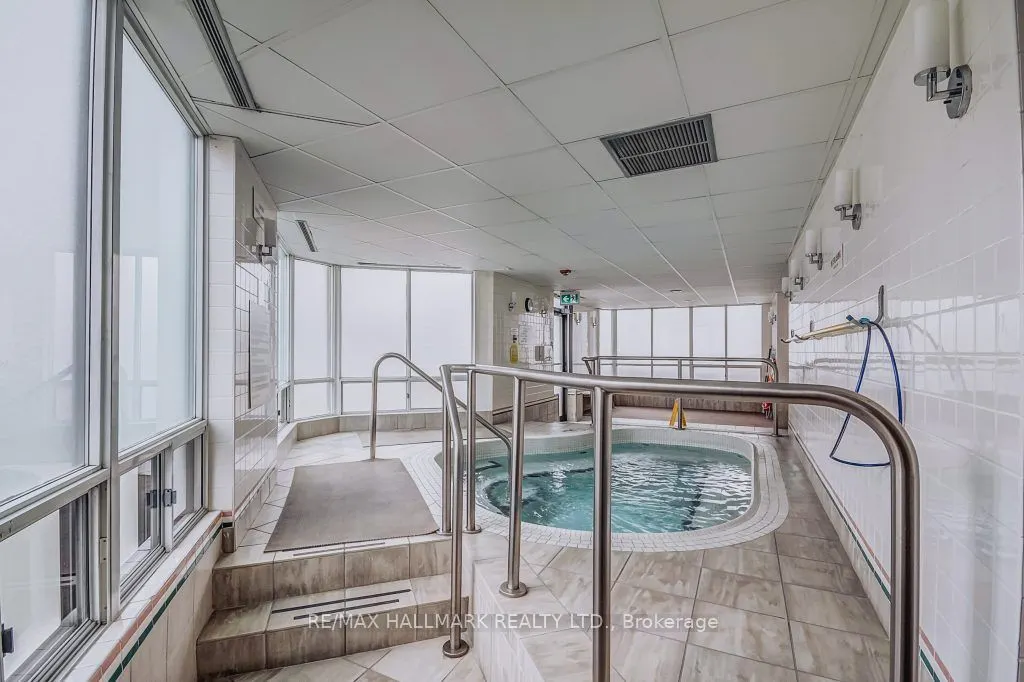 1101 Steeles Avenue W, #209