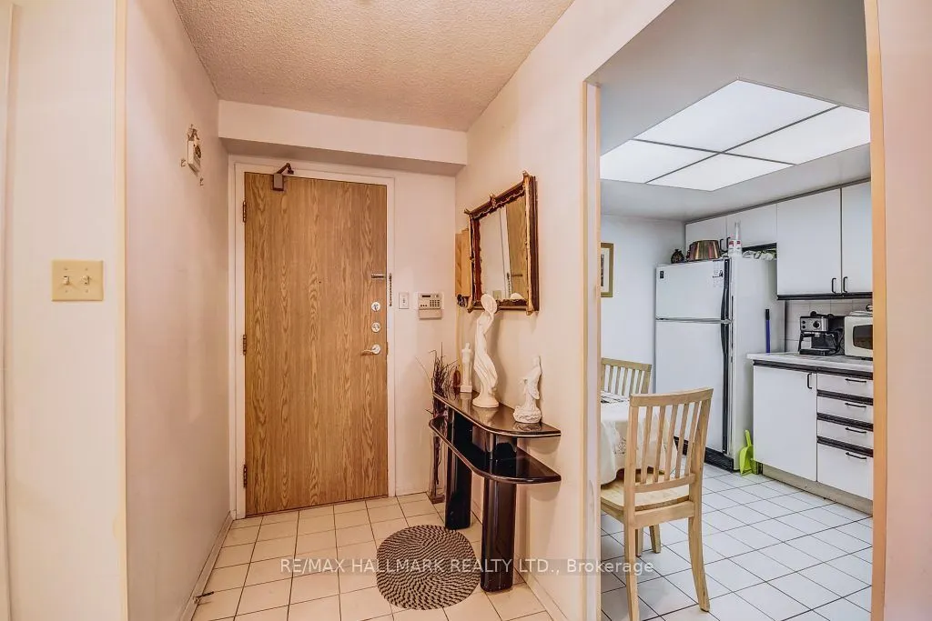 1101 Steeles Avenue W, #209