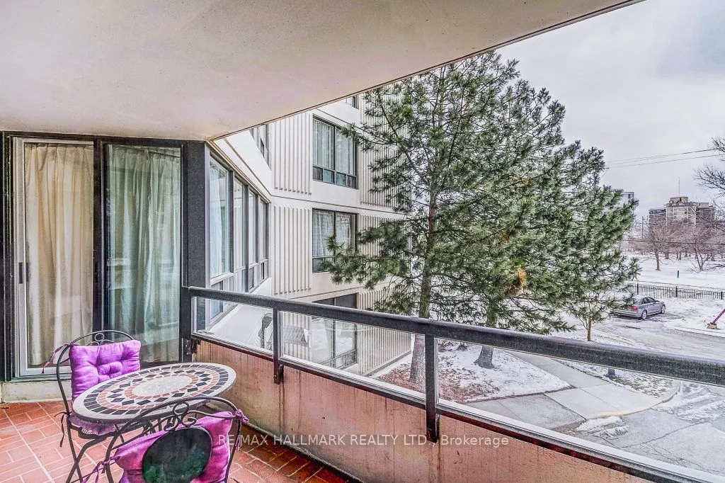 1101 Steeles Avenue W, #209