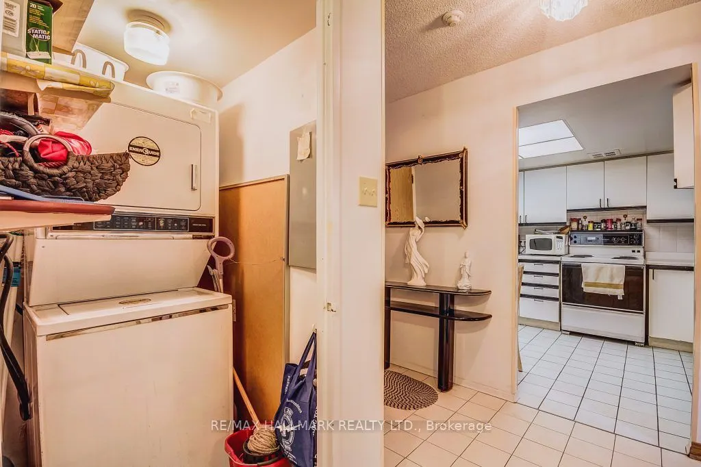 1101 Steeles Avenue W, #209