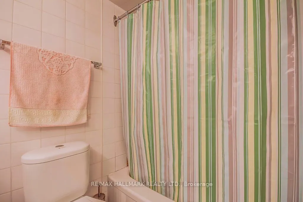 1101 Steeles Avenue W, #209