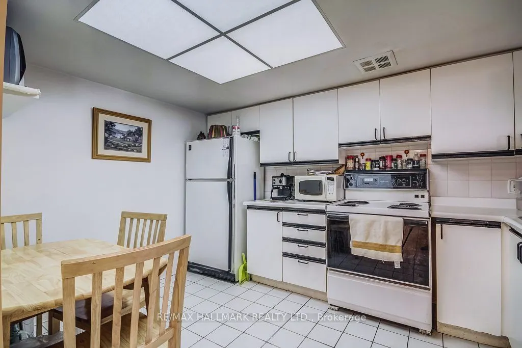 1101 Steeles Avenue W, #209