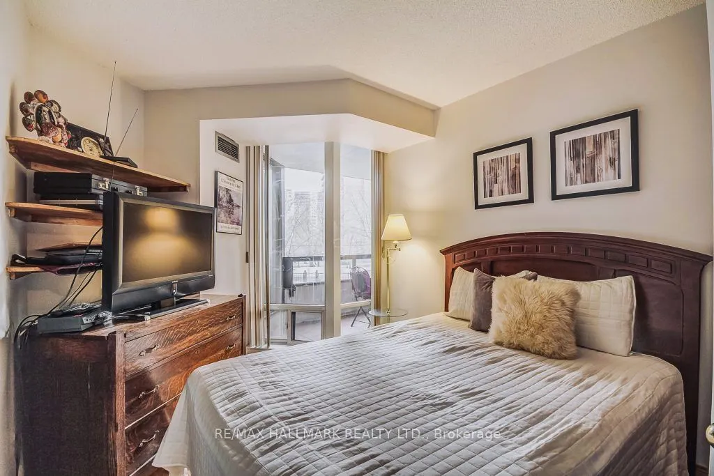 1101 Steeles Avenue W, #209