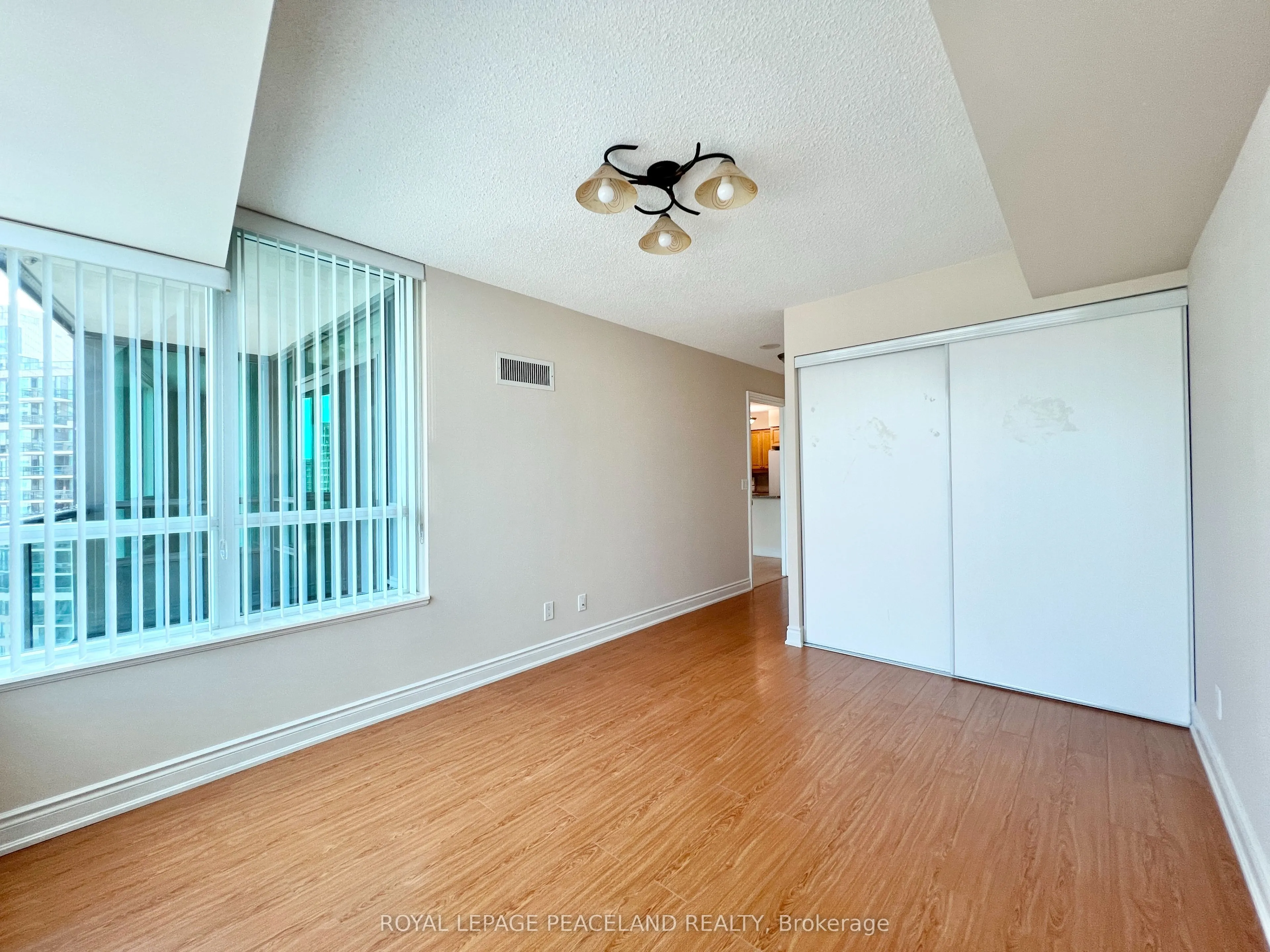 15 Greenview Avenue, #1404