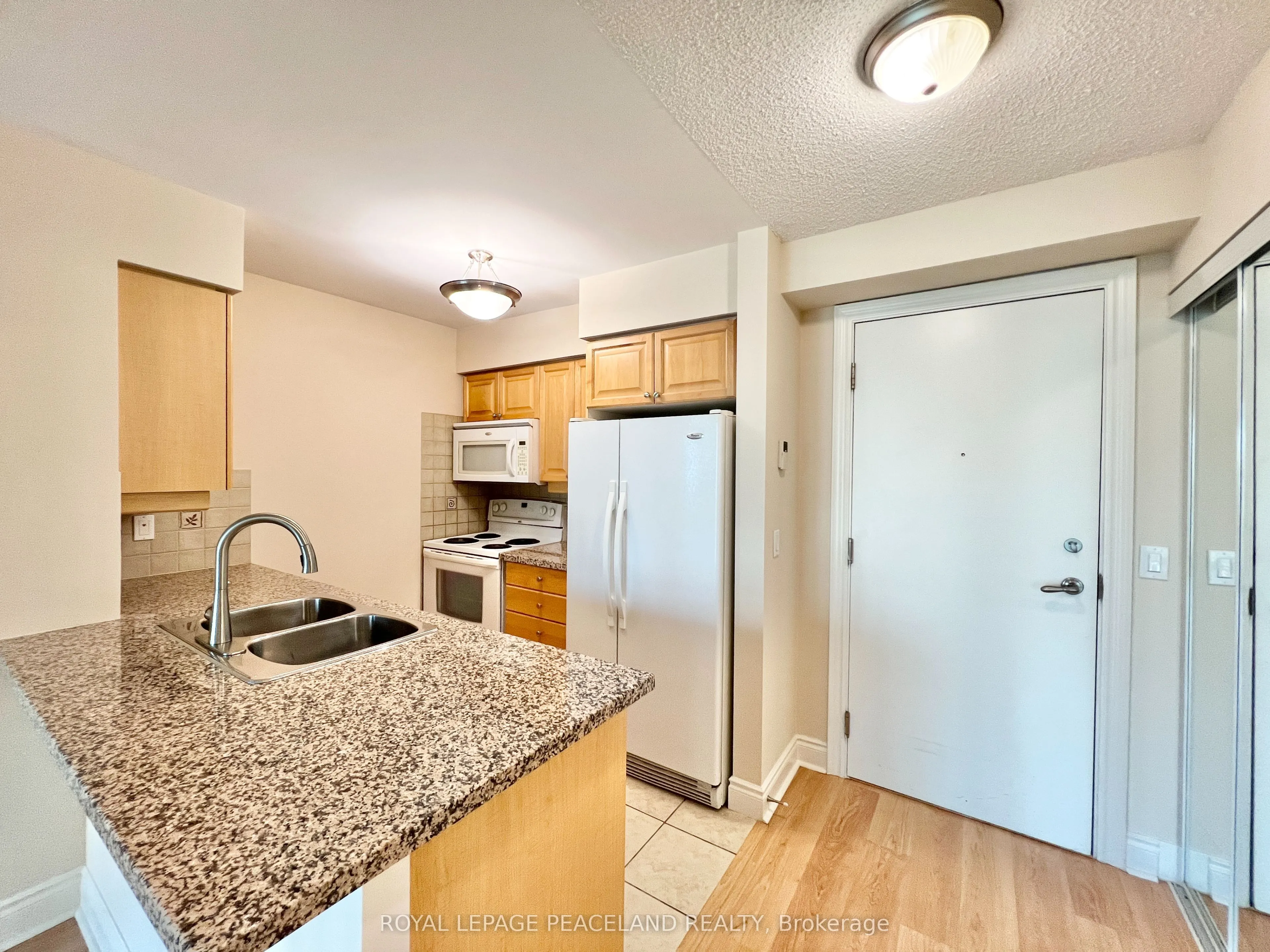 15 Greenview Avenue, #1404