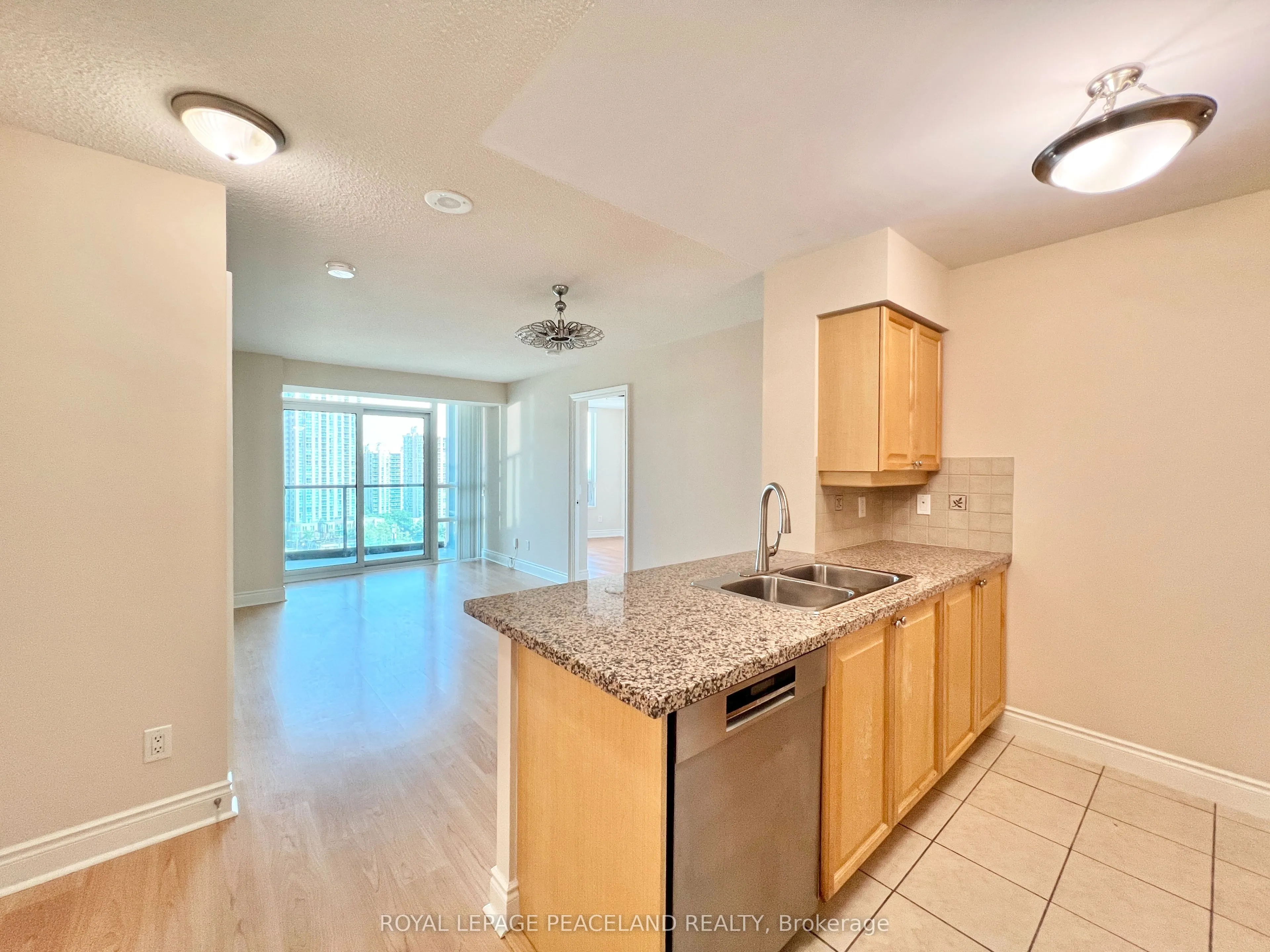15 Greenview Avenue, #1404