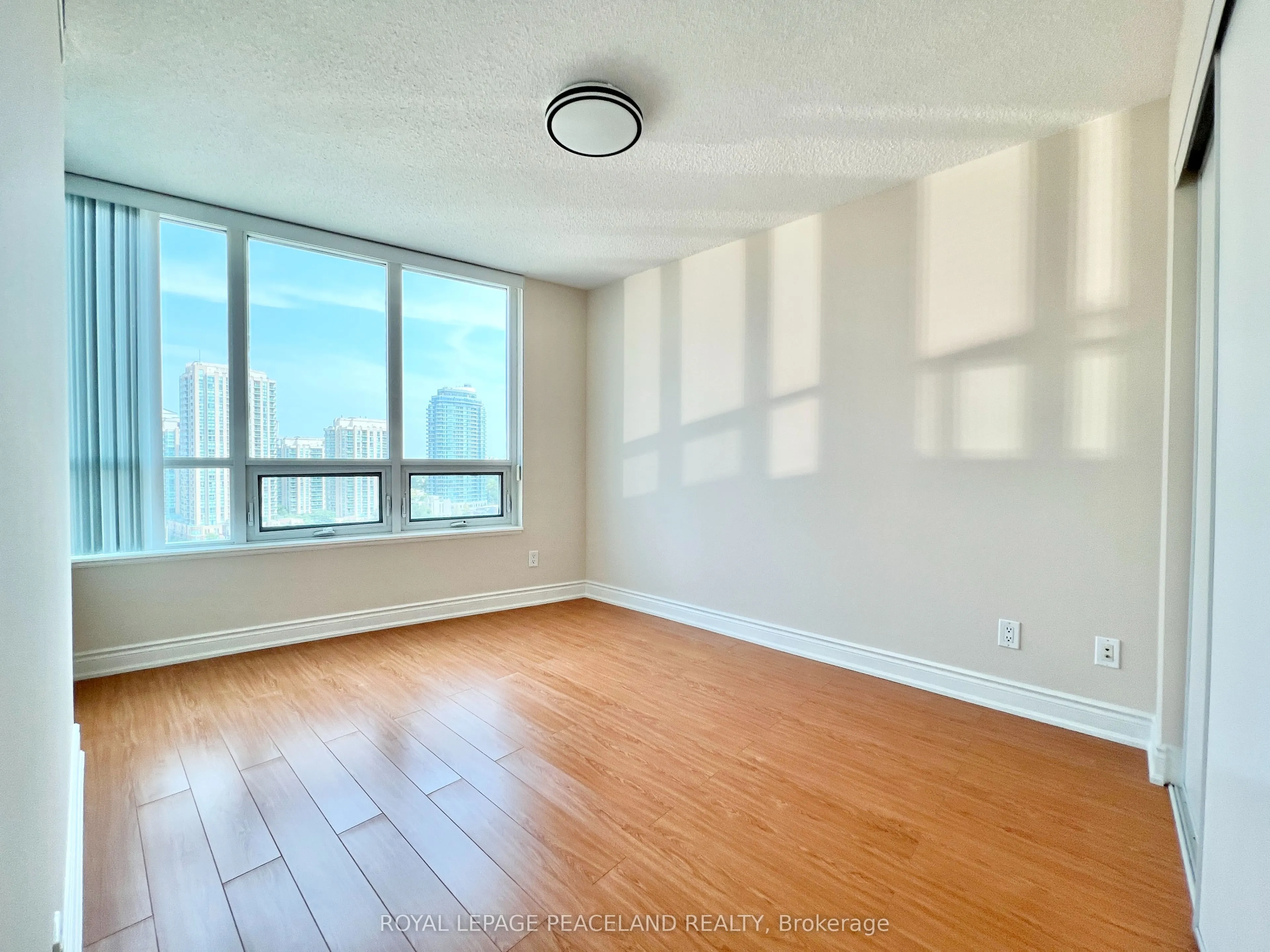 15 Greenview Avenue, #1404