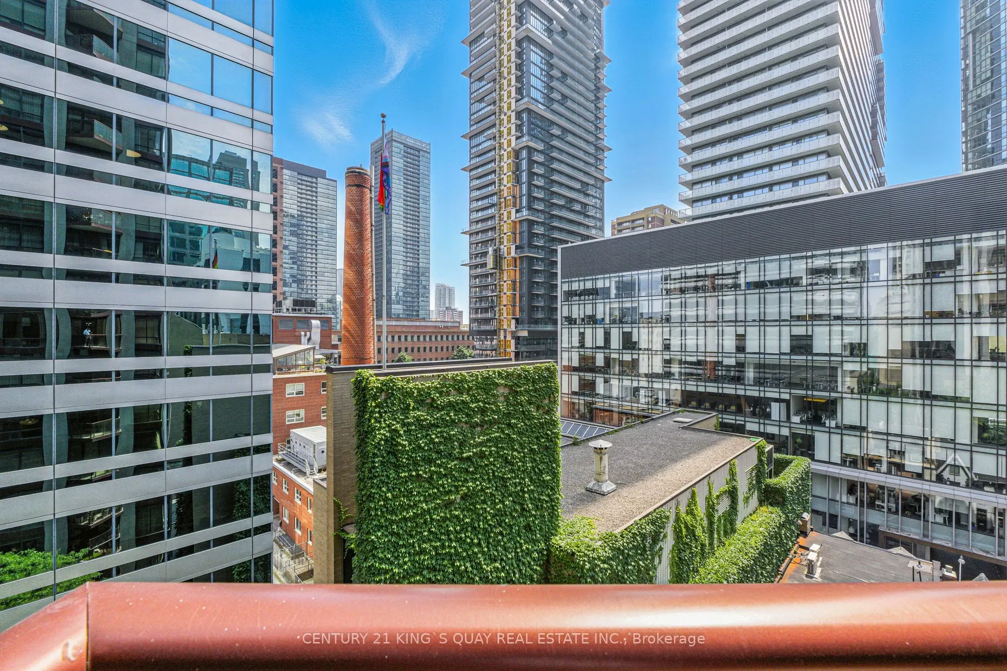 85 Bloor Street E, #810