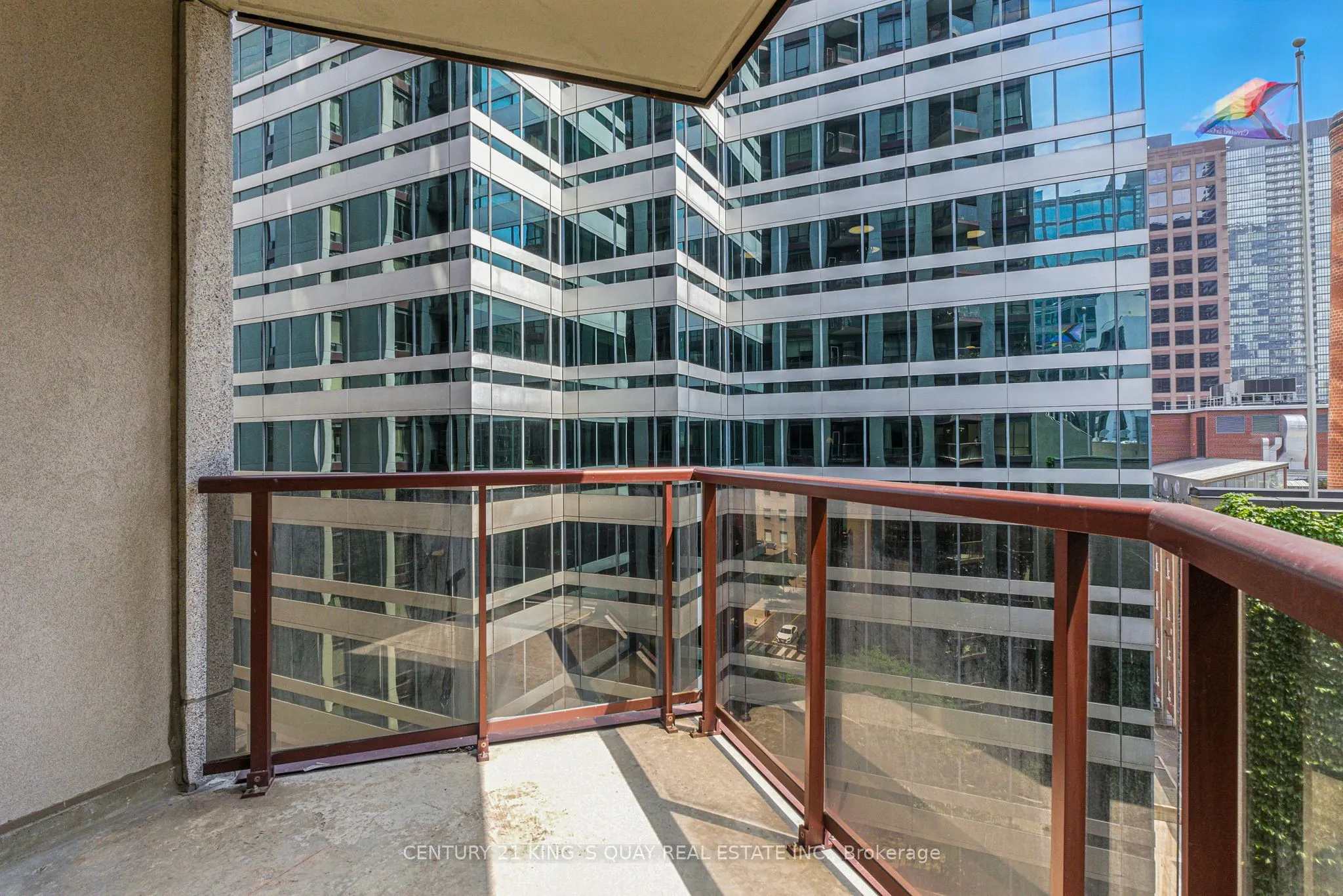 85 Bloor Street E, #810