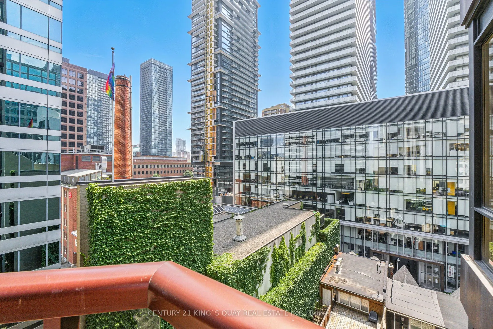 85 Bloor Street E, #810