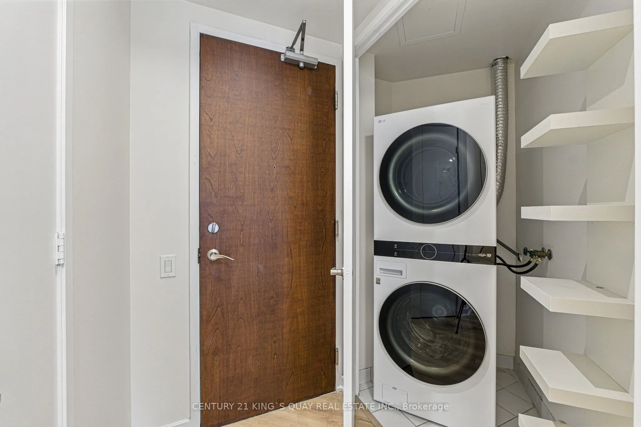 85 Bloor Street E, #810