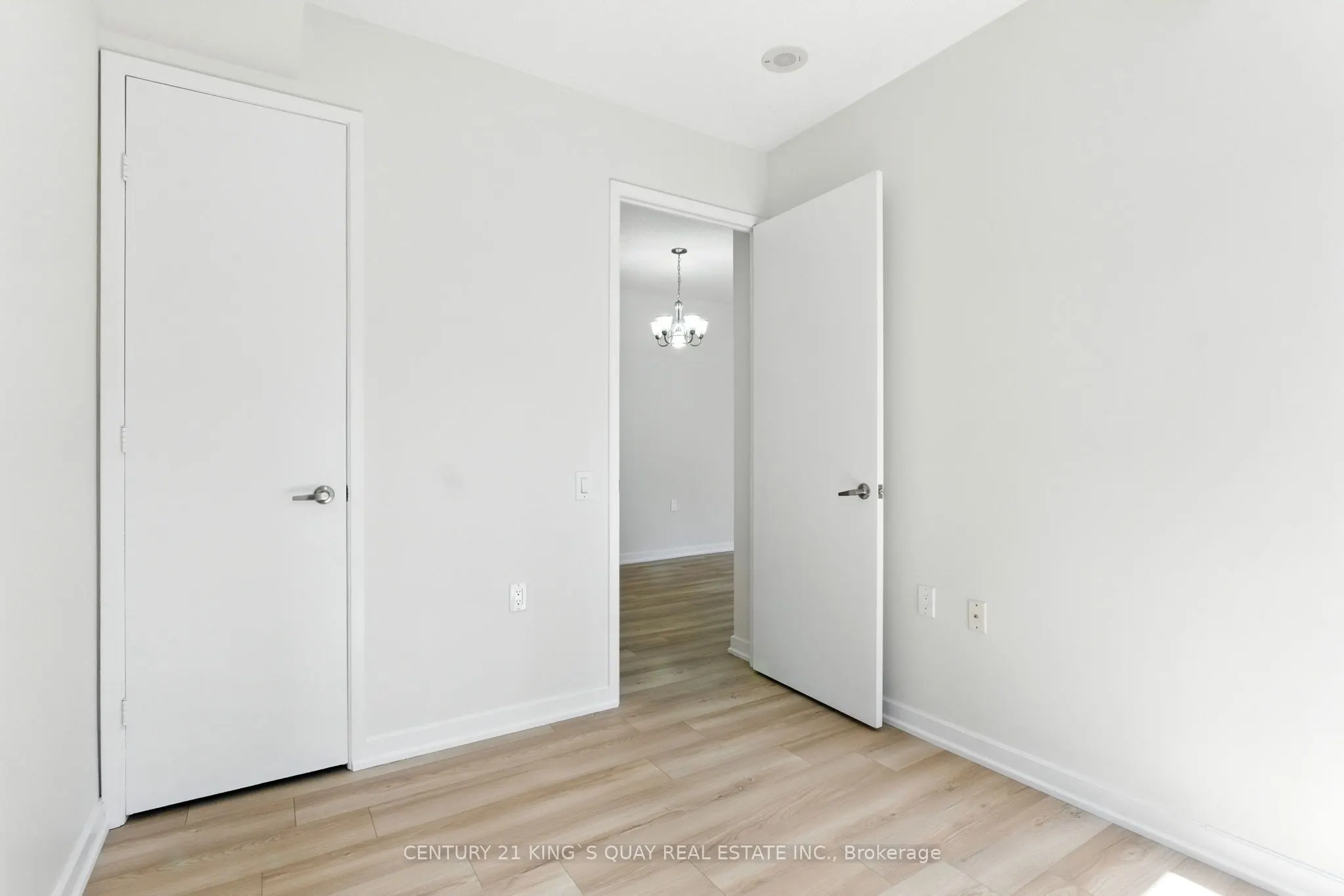 85 Bloor Street E, #810