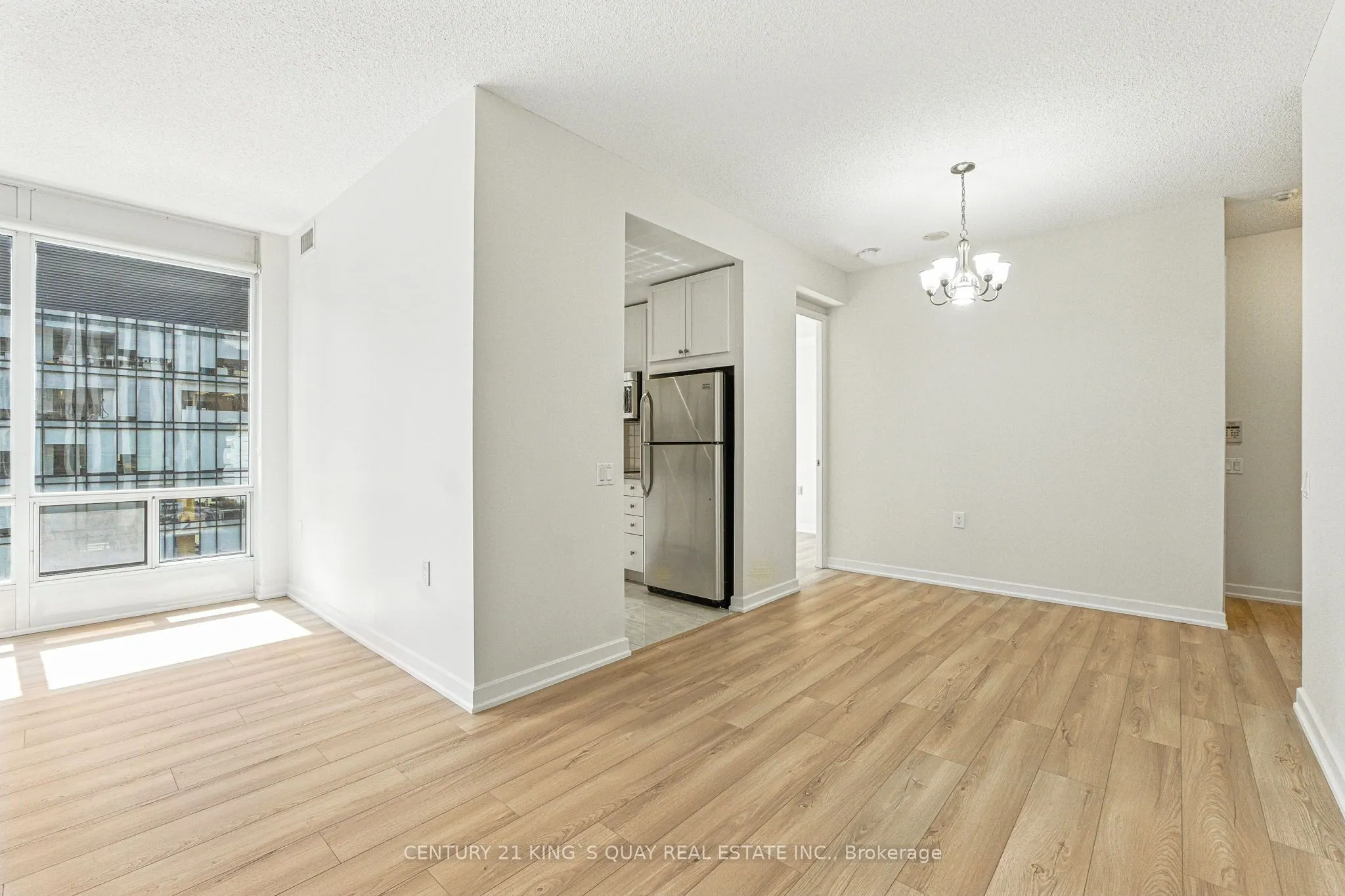 85 Bloor Street E, #810