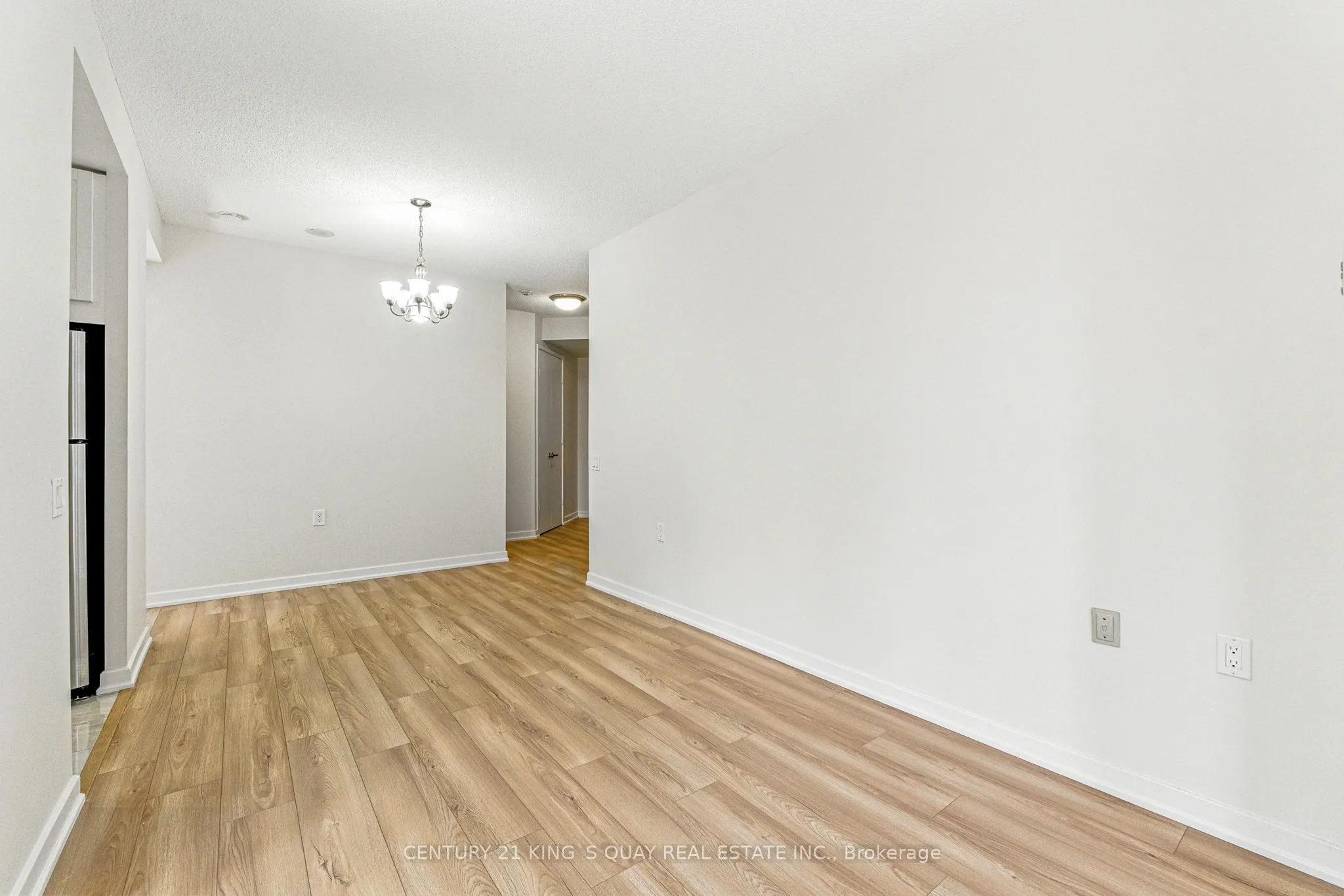 85 Bloor Street E, #810