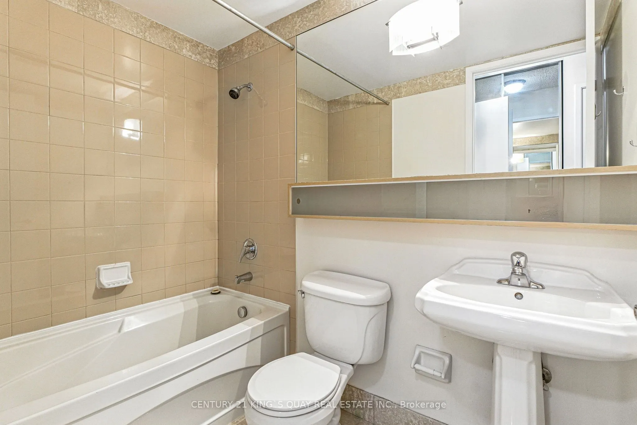85 Bloor Street E, #810