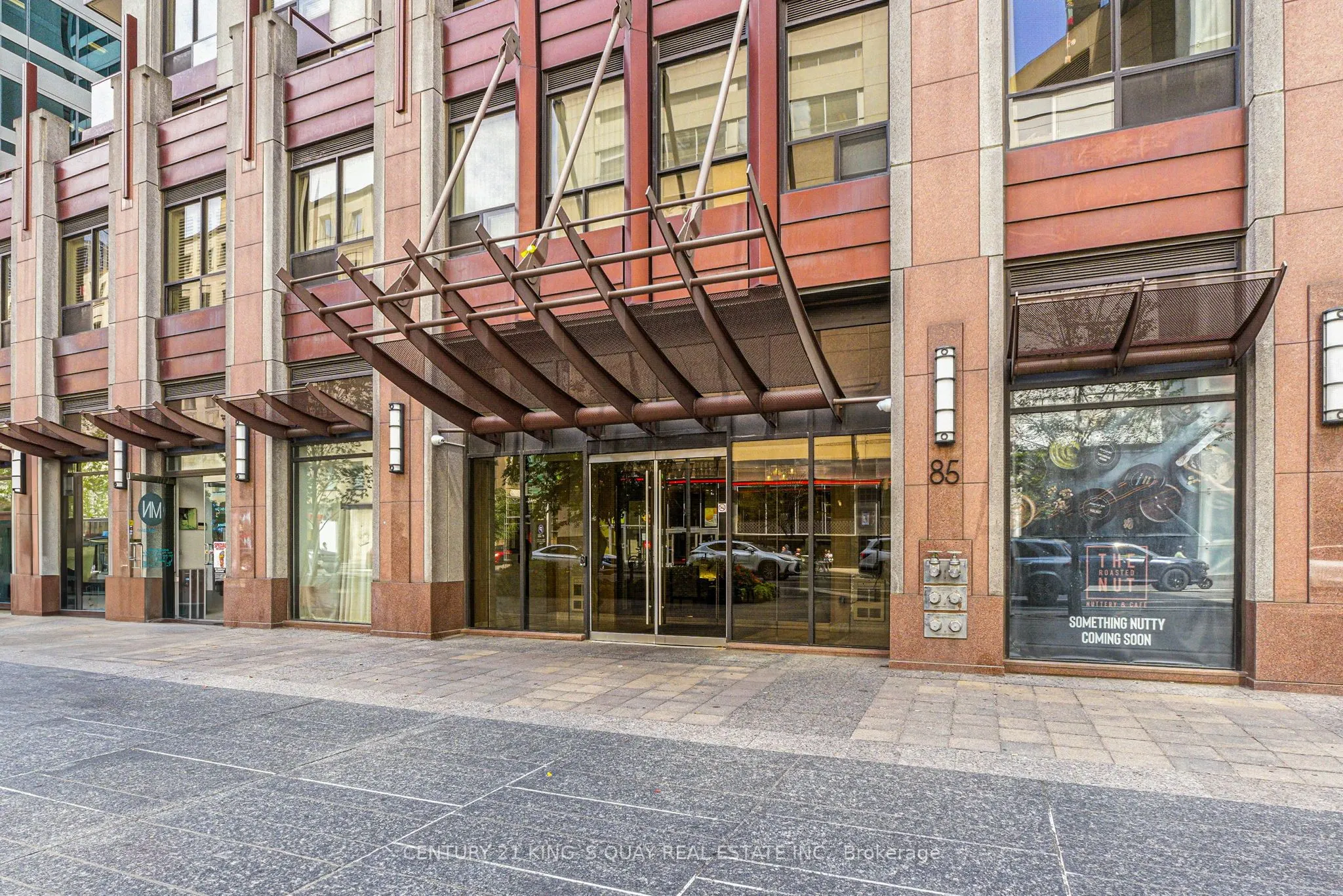85 Bloor Street E, #810