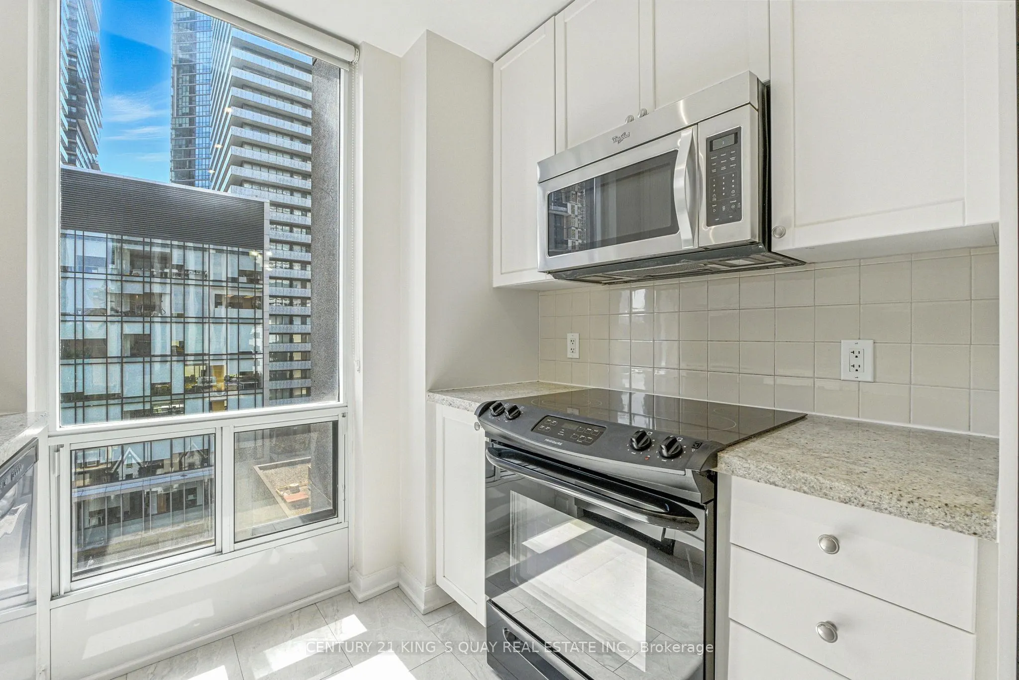 85 Bloor Street E, #810