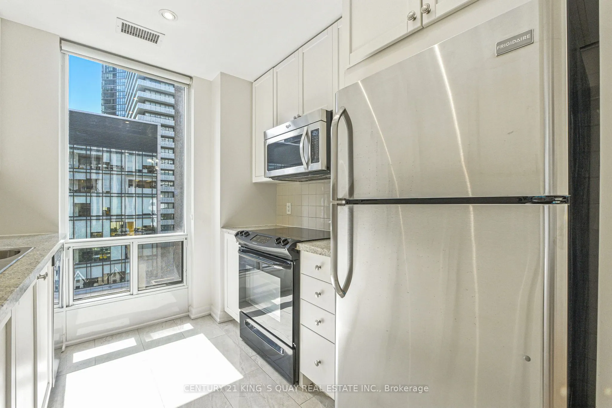 85 Bloor Street E, #810