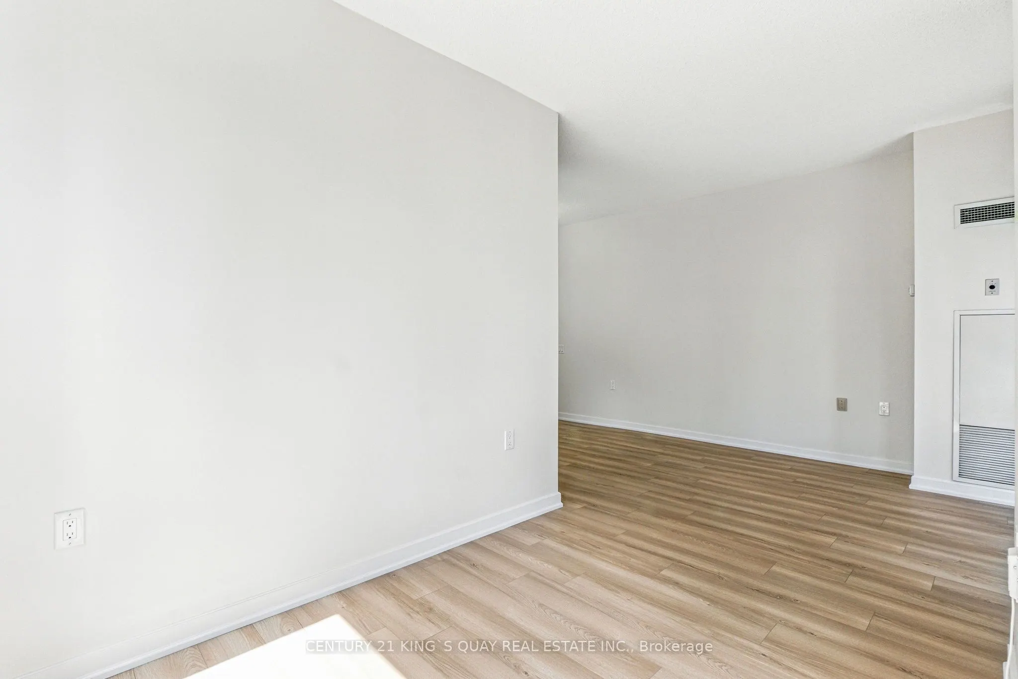 85 Bloor Street E, #810
