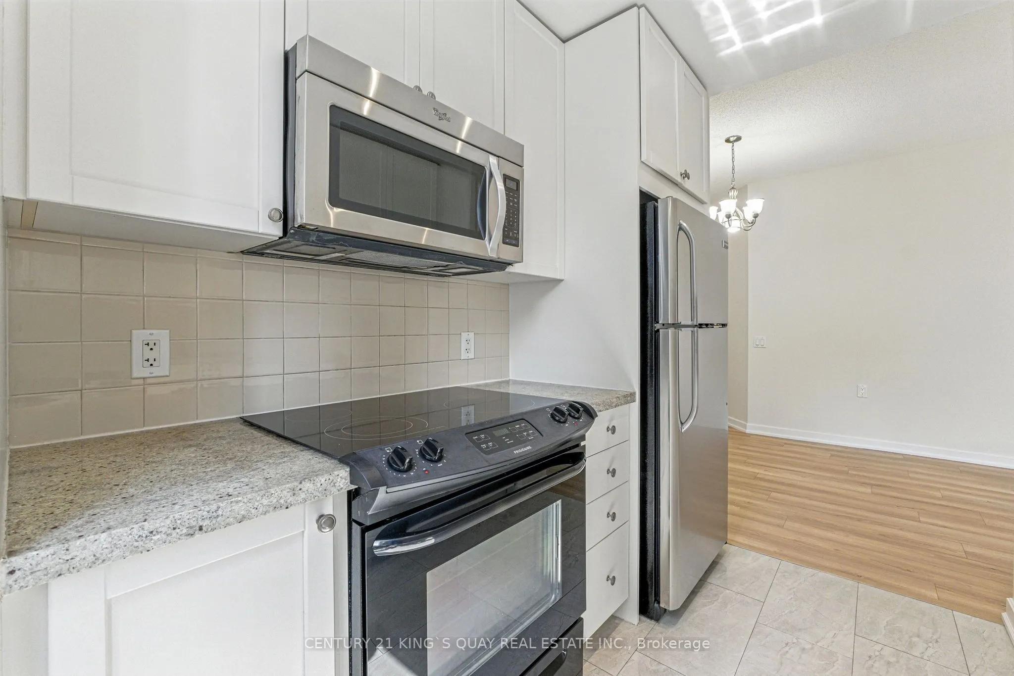 85 Bloor Street E, #810