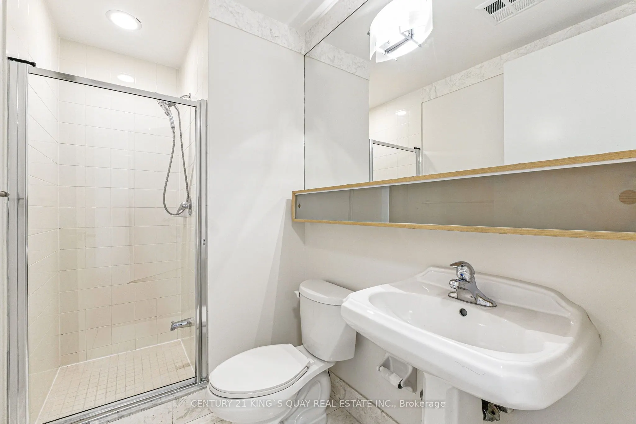 85 Bloor Street E, #810