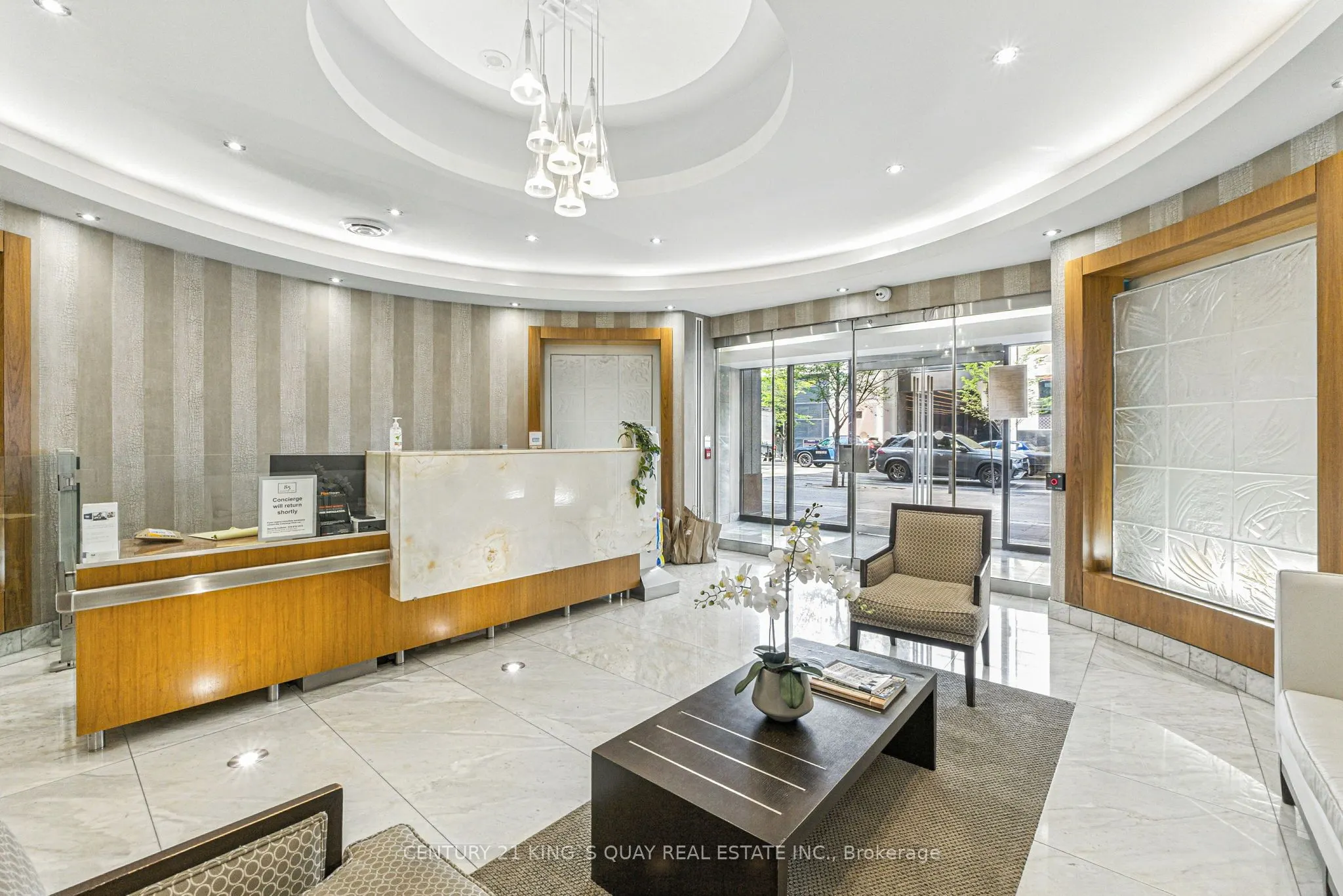 85 Bloor Street E, #810