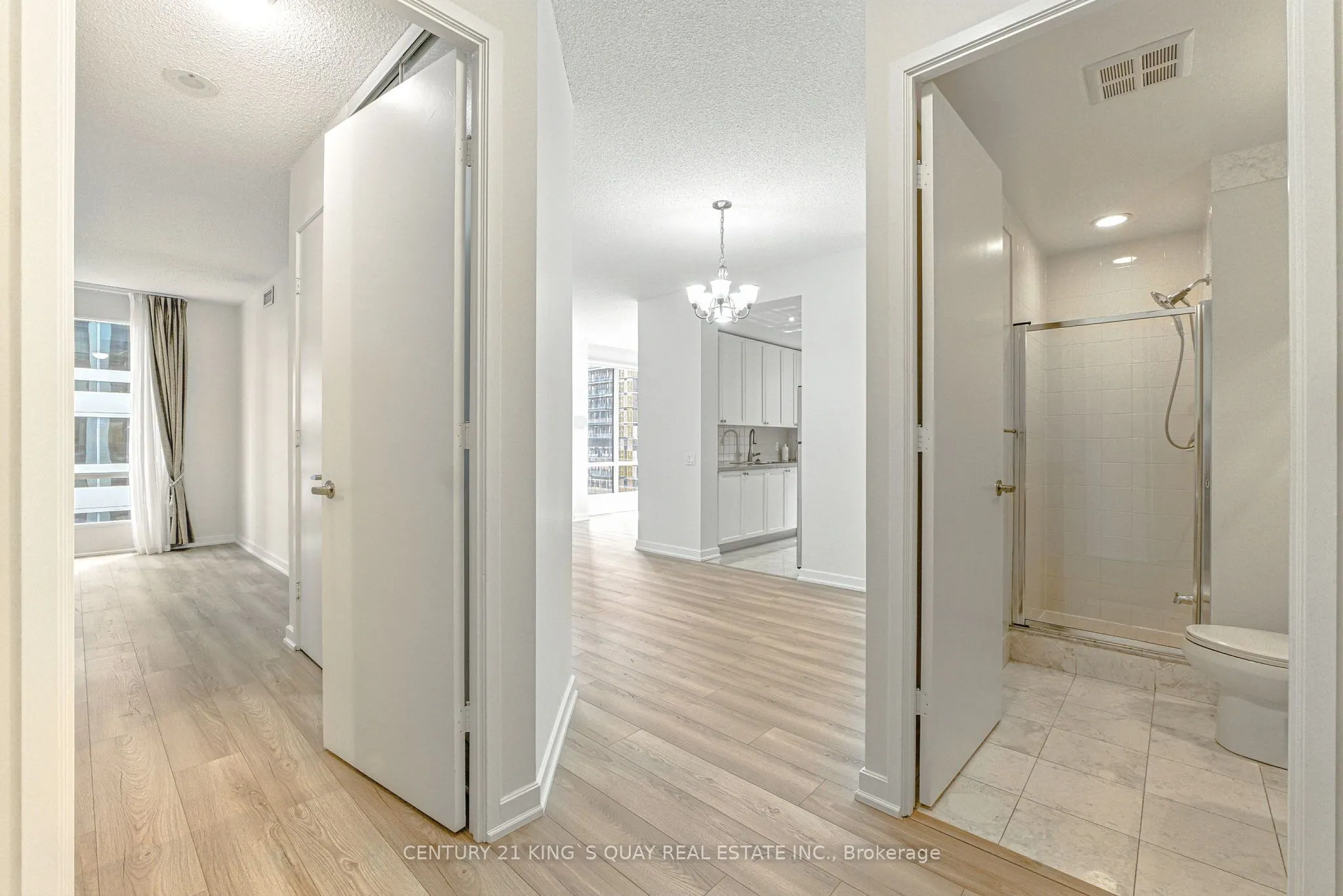 85 Bloor Street E, #810