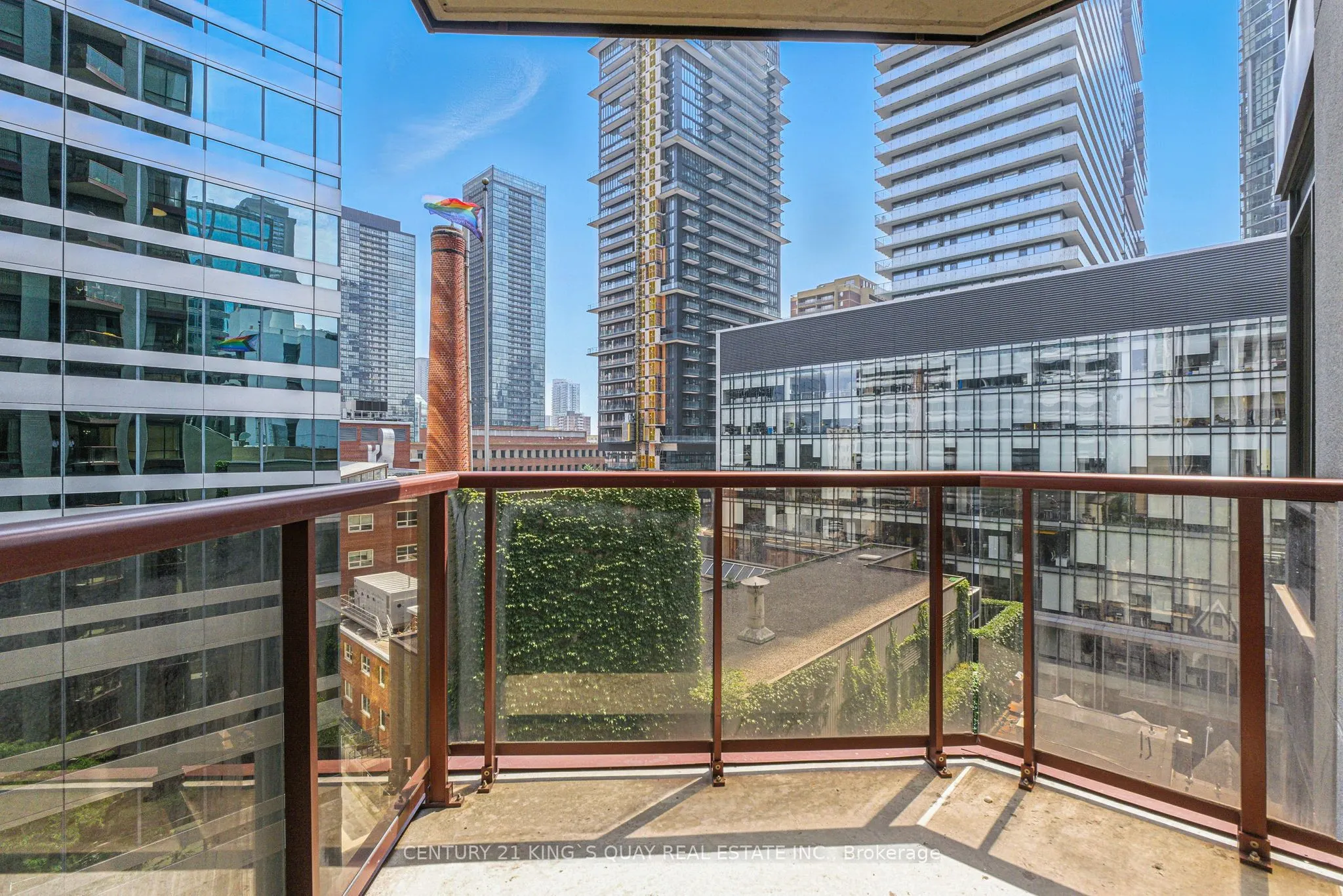85 Bloor Street E, #810