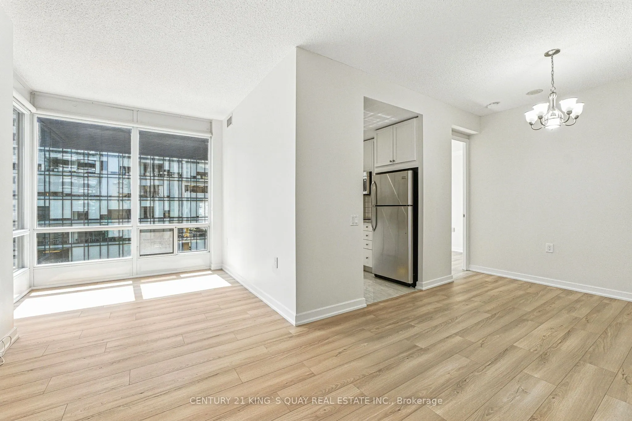 85 Bloor Street E, #810