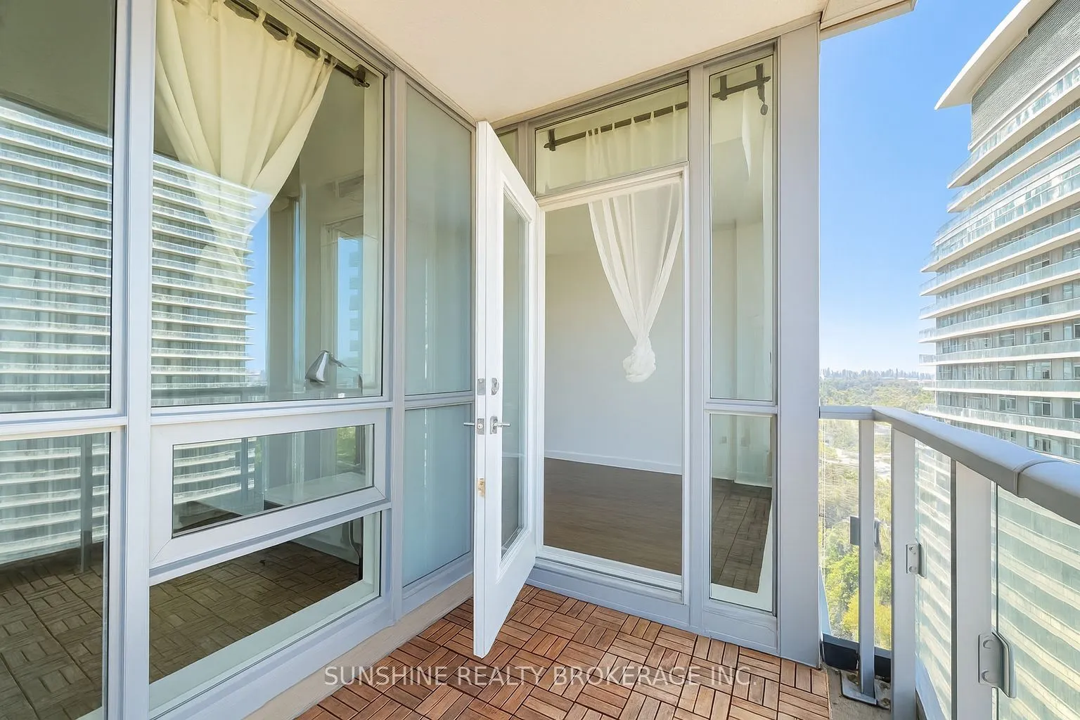 62 Forest Manor Road, #2112
