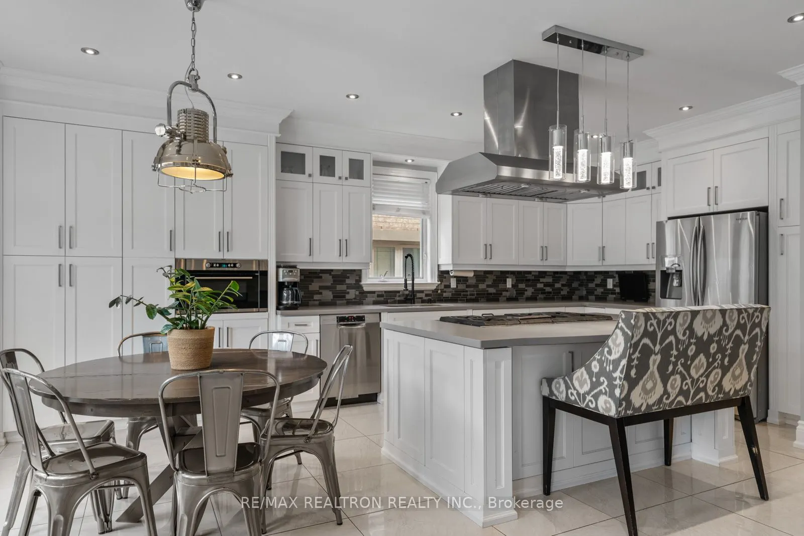 215 Reiner Road