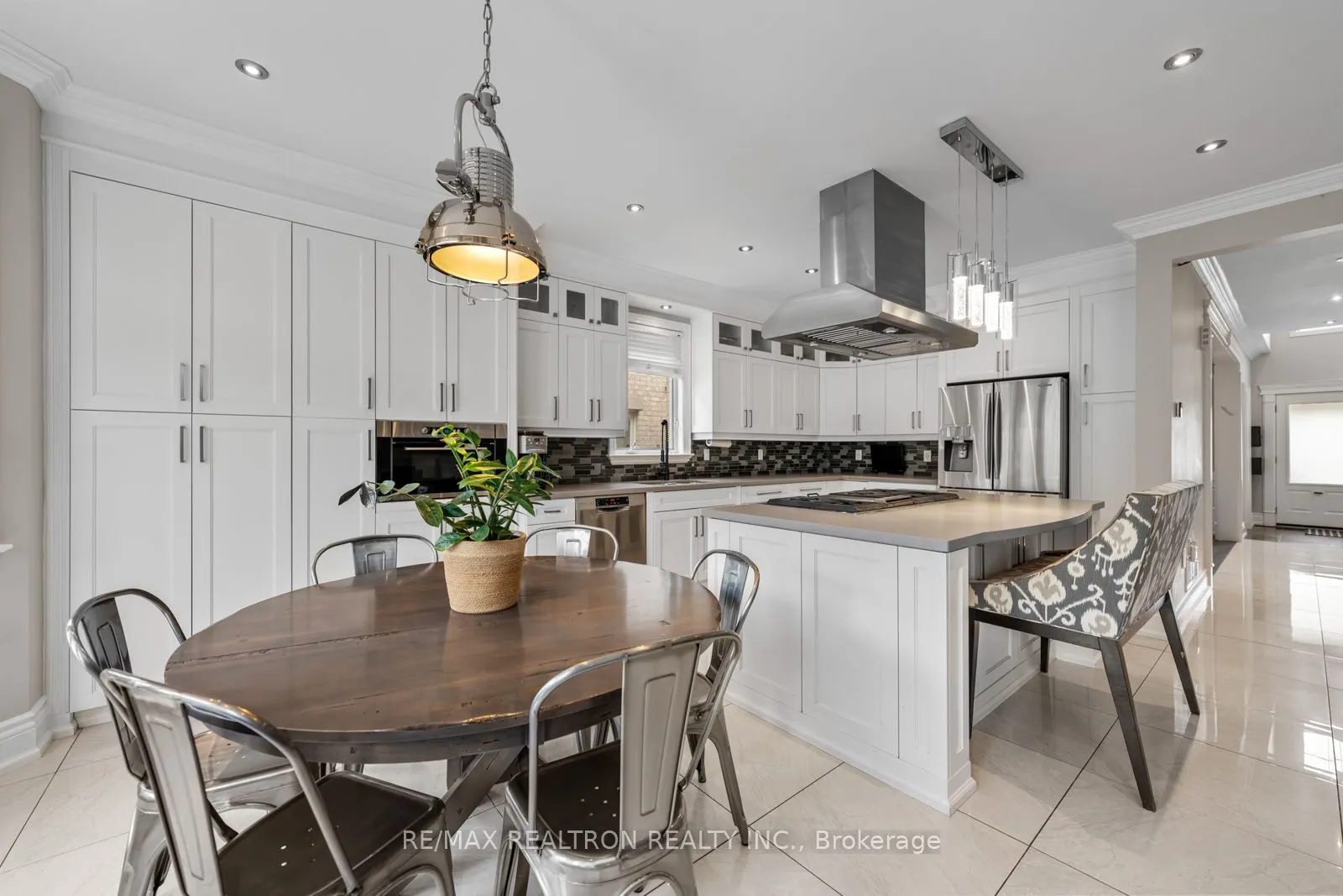 215 Reiner Road