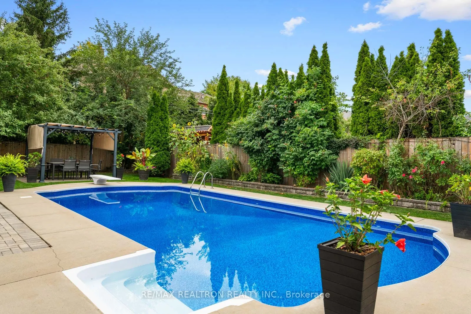 215 Reiner Road