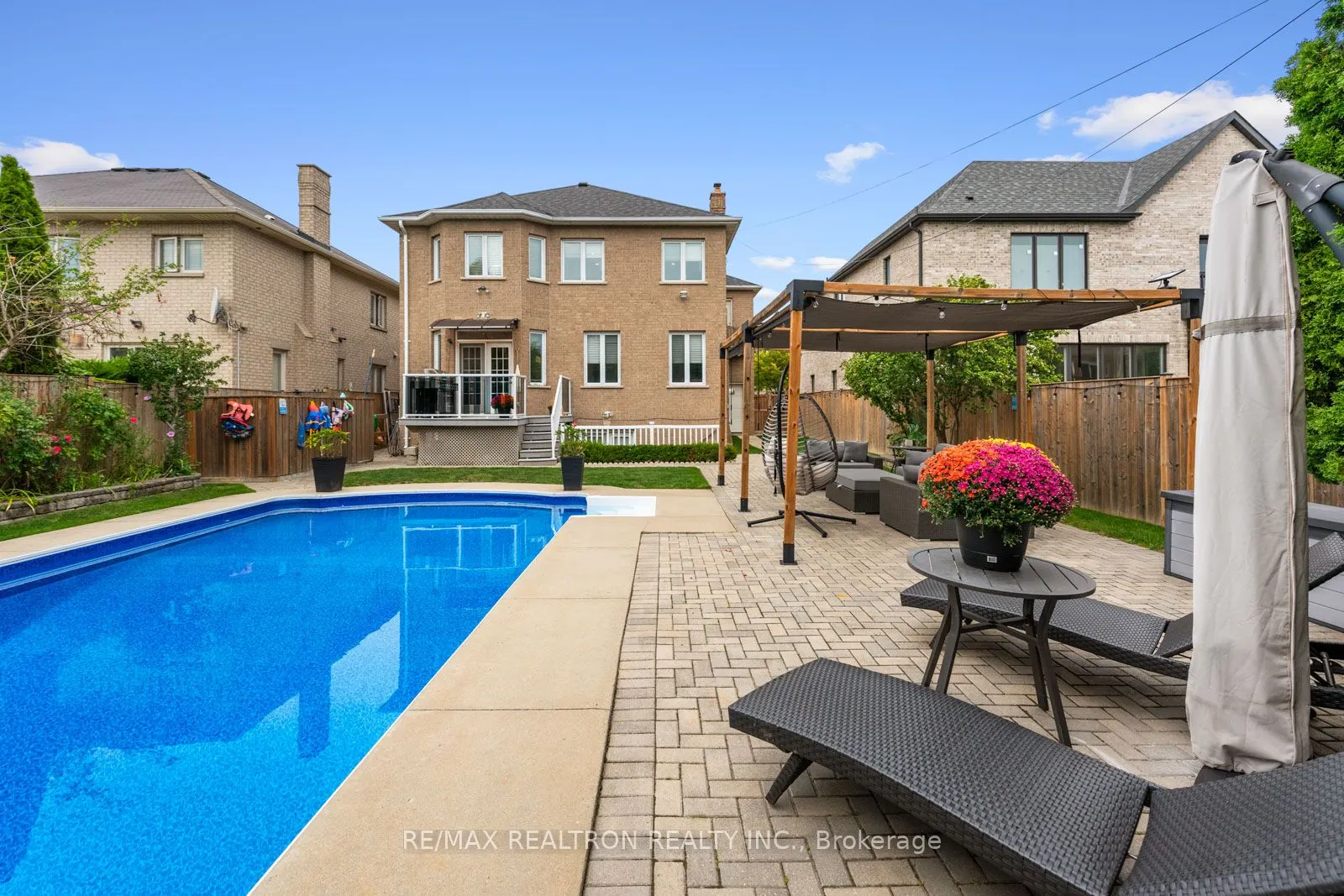 215 Reiner Road