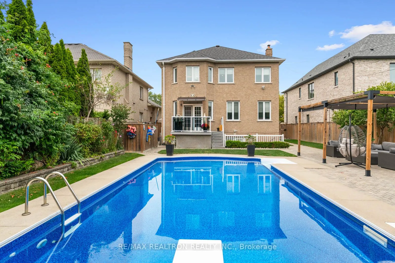 215 Reiner Road
