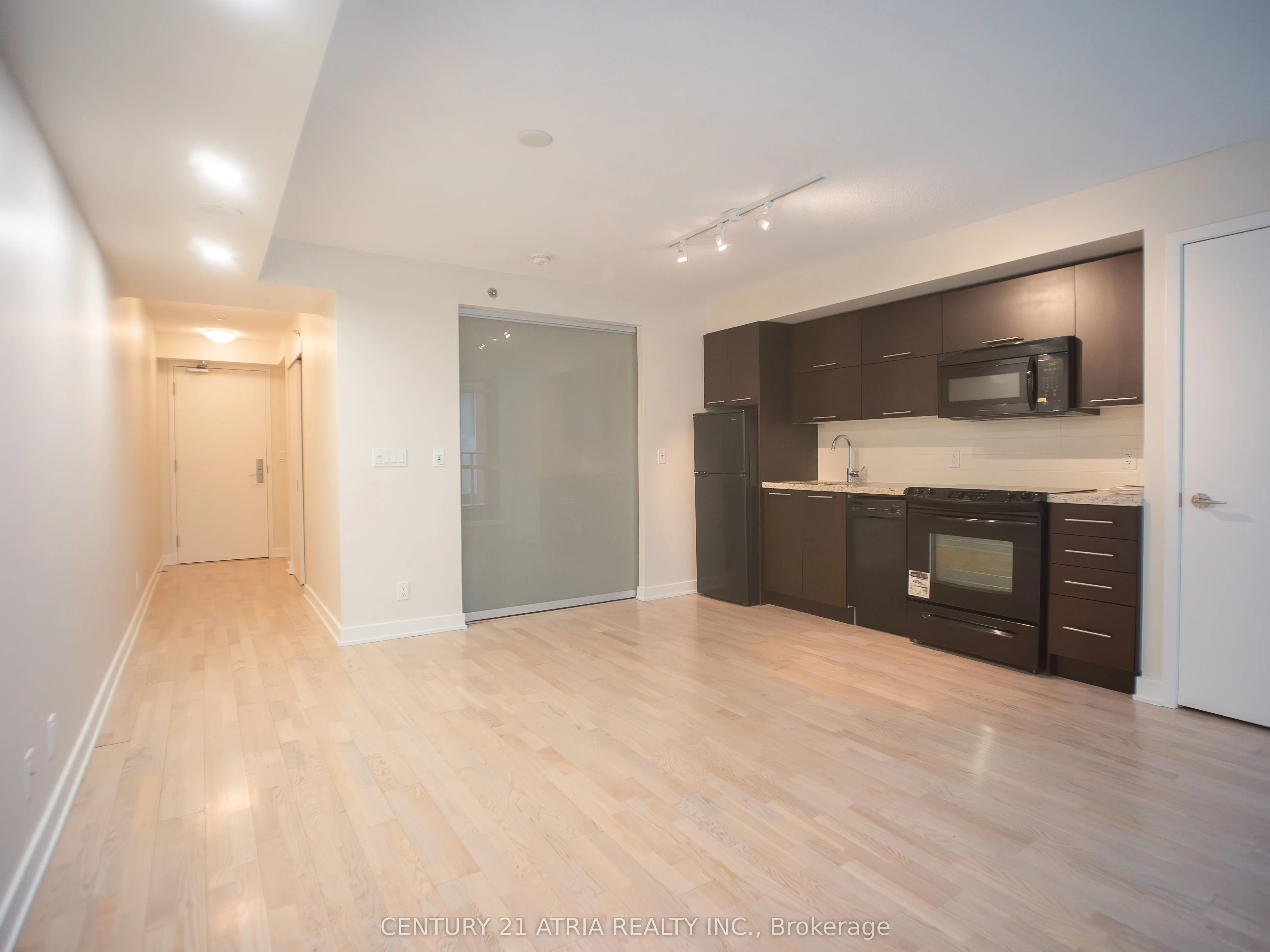 21 Nelson Street, #209