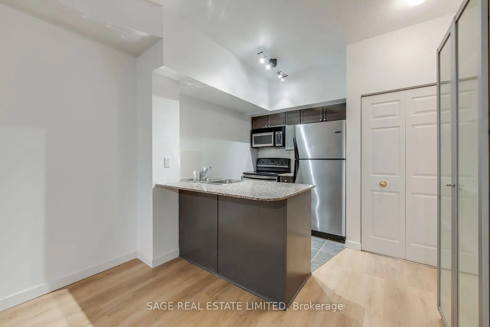 38 Stadium Road, #661