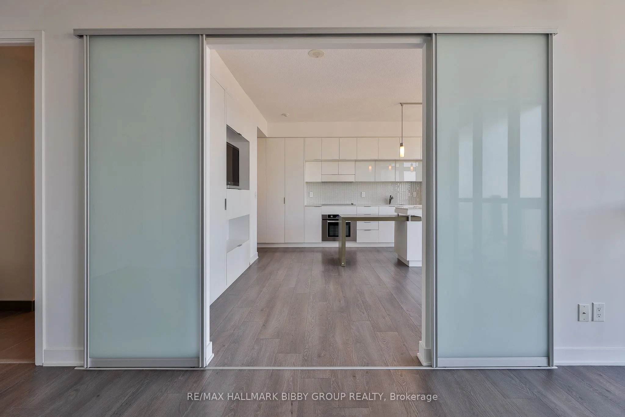 110 Charles Street E, #2904