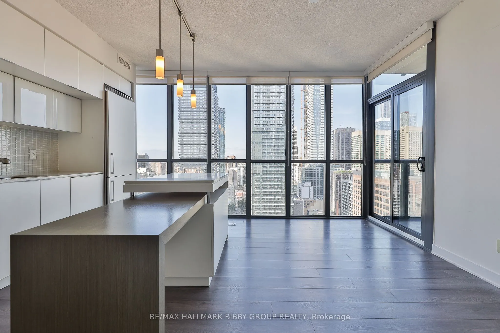 110 Charles Street E, #2904