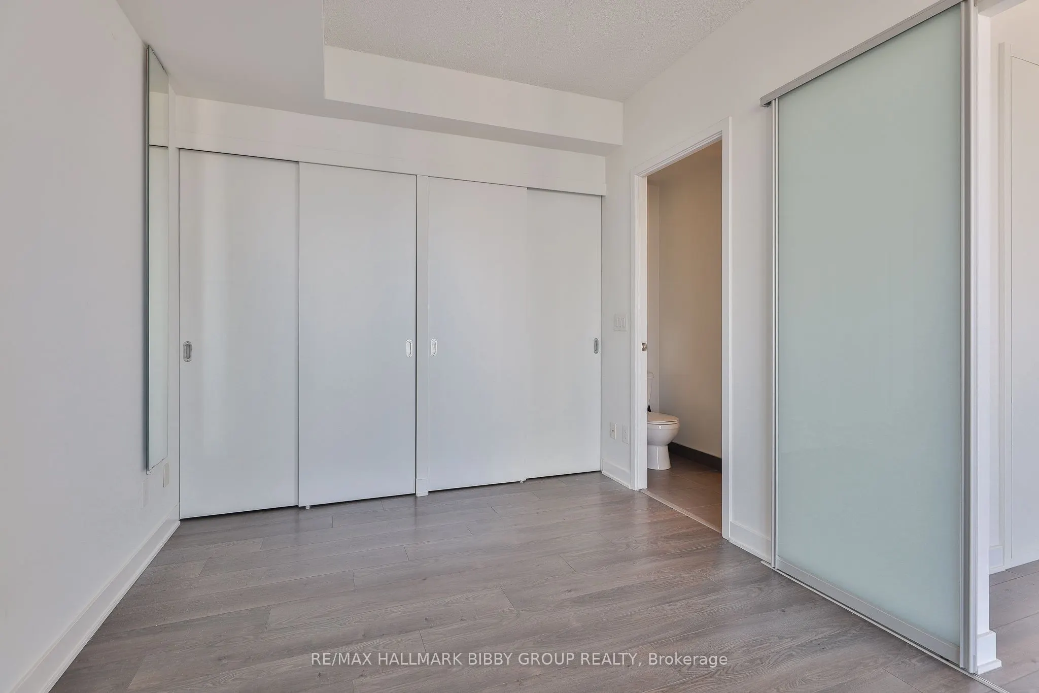 110 Charles Street E, #2904