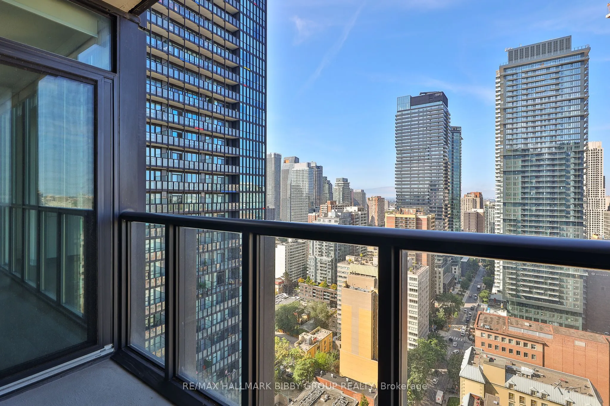 110 Charles Street E, #2904
