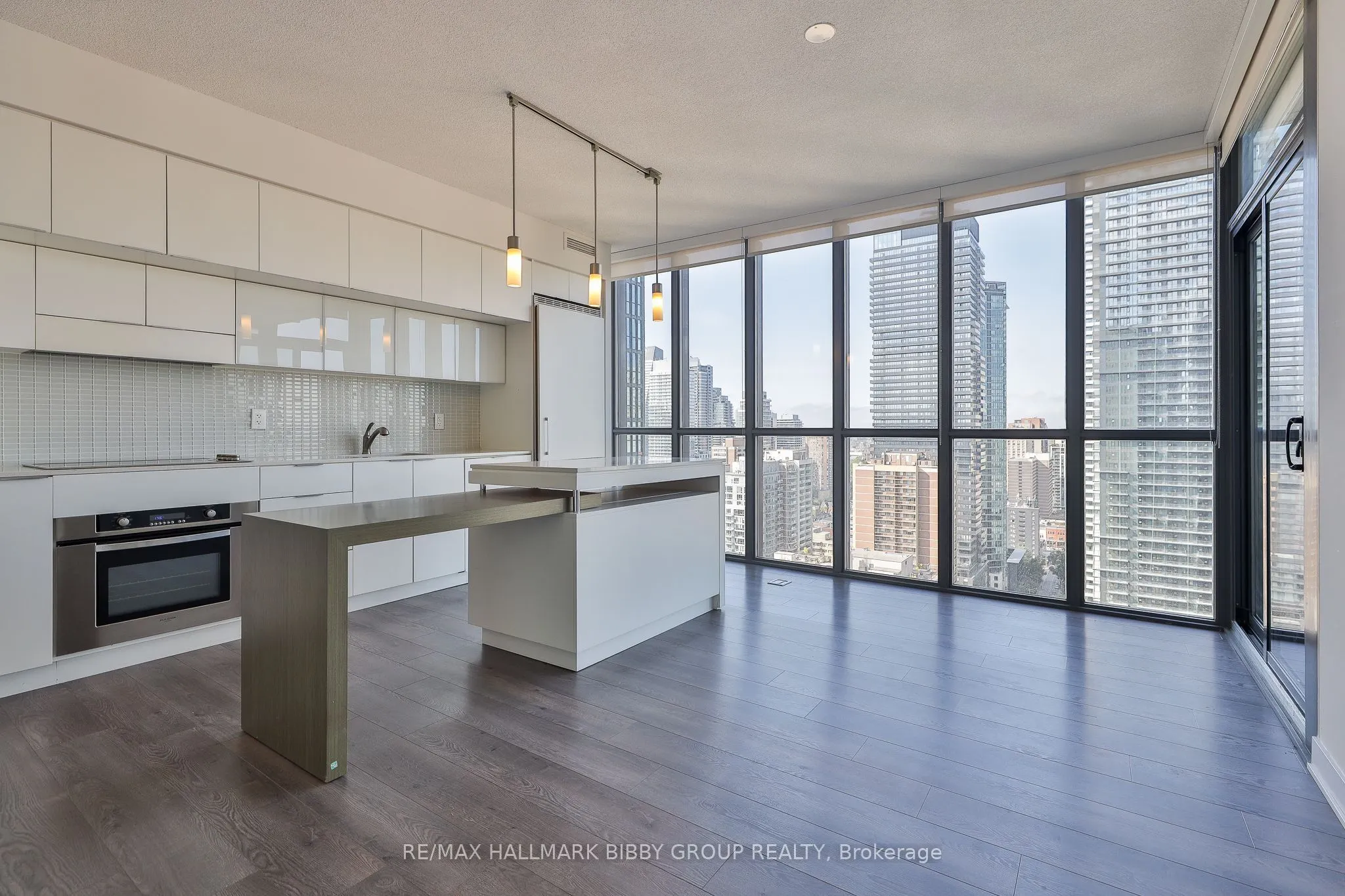 110 Charles Street E, #2904