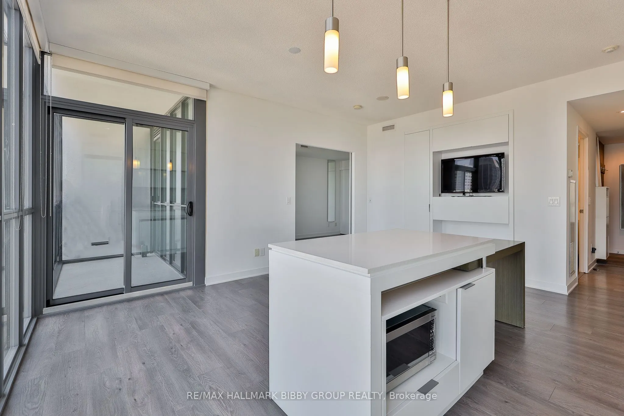110 Charles Street E, #2904