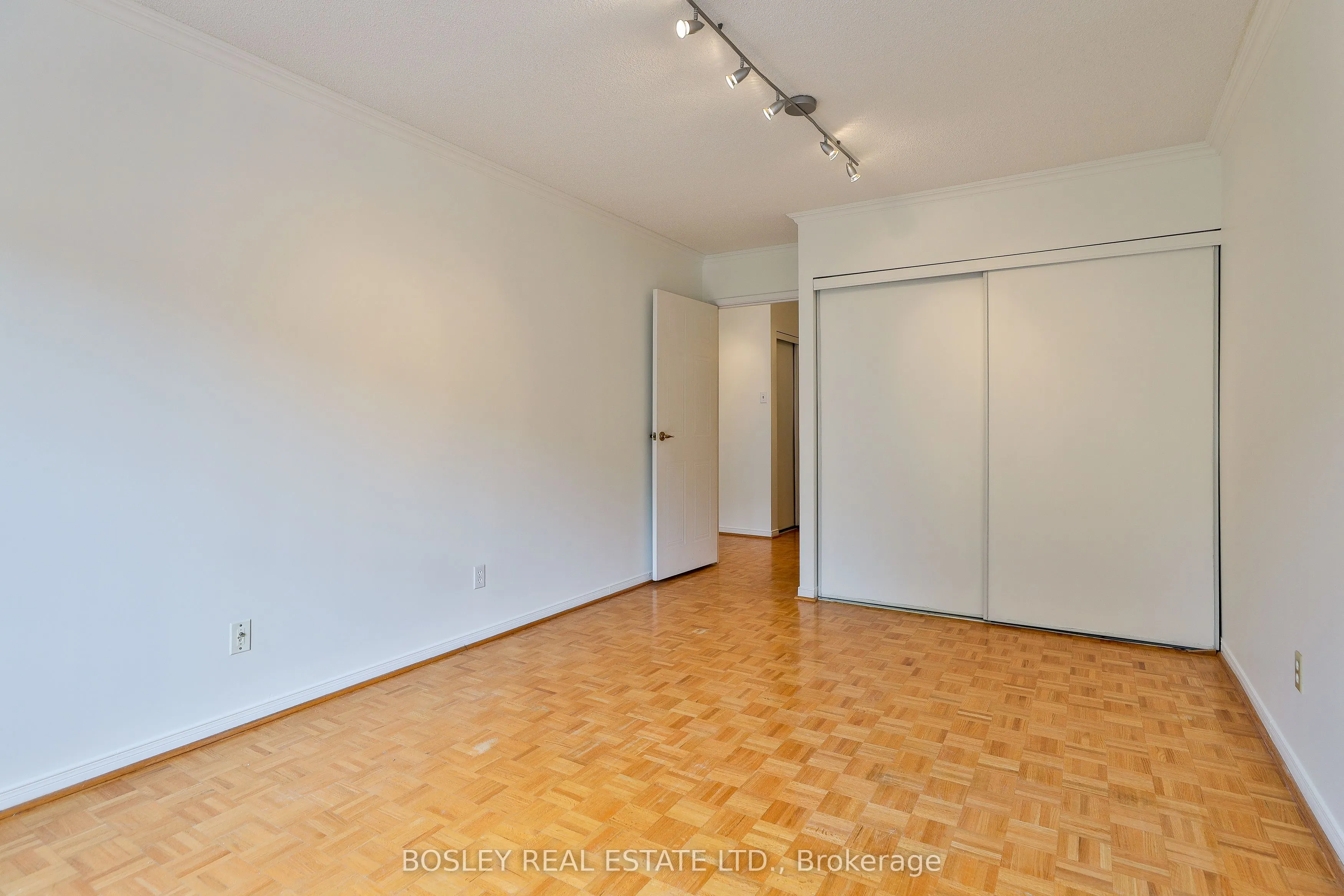928 Millwood Road, #306