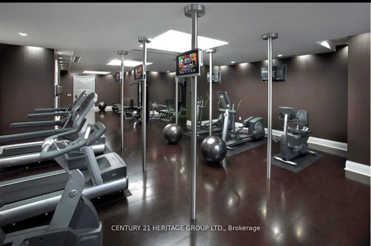25 Greenview Avenue, #2416