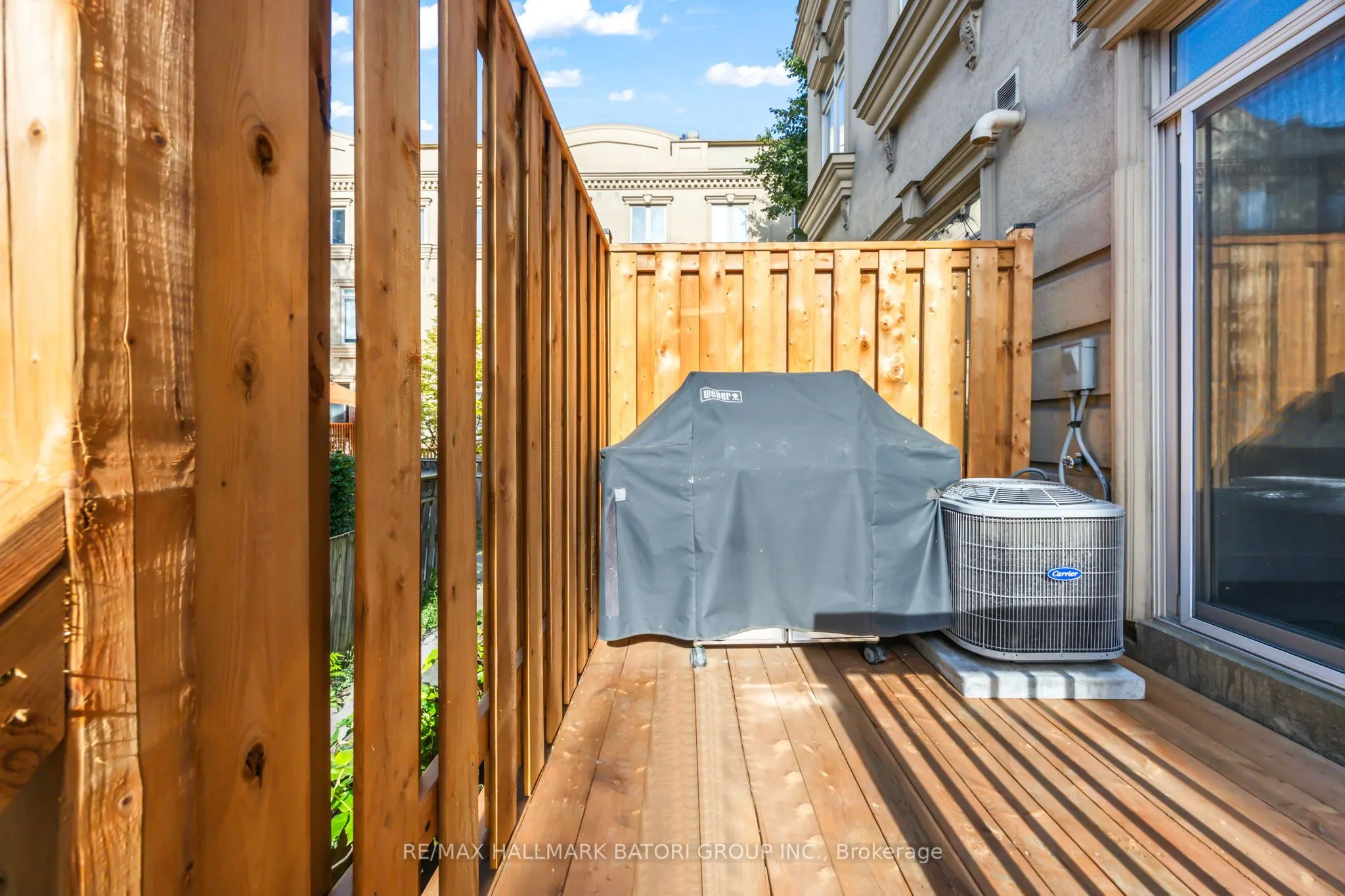98 Carr Street, #TH06
