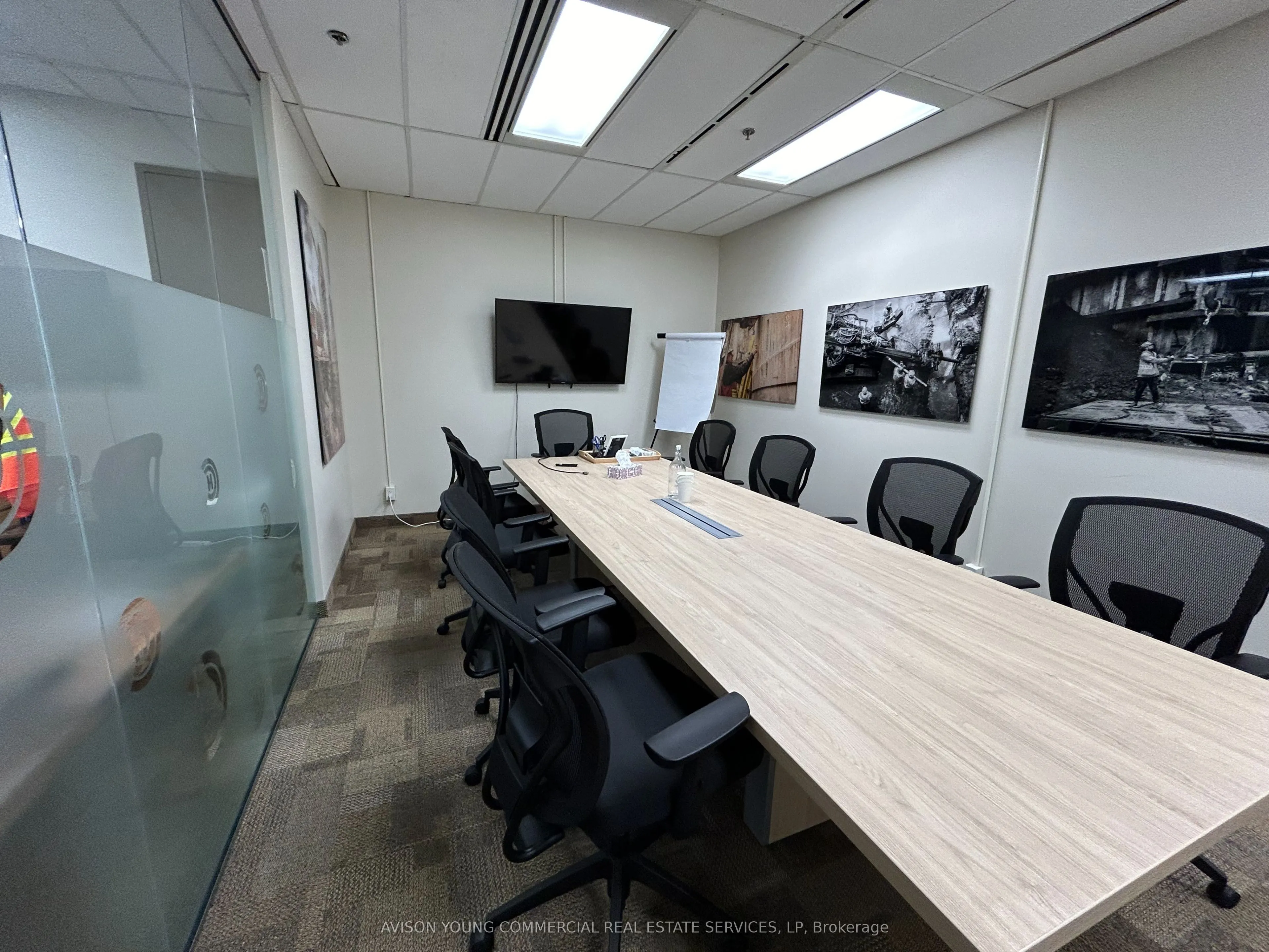 33 Bloor Street E, #304