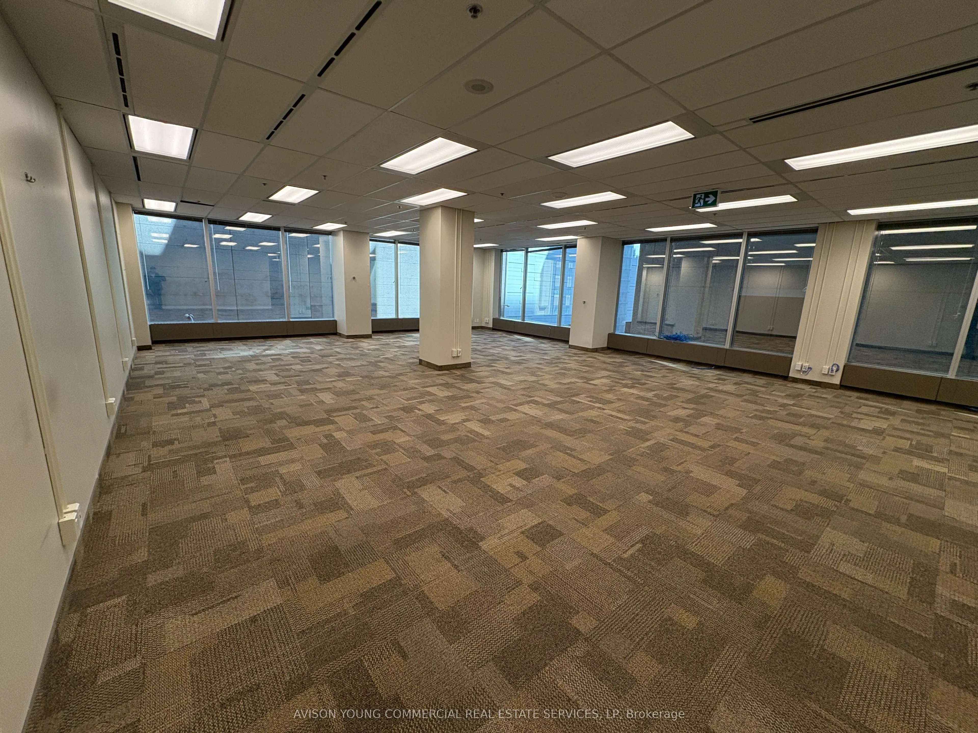 33 Bloor Street E, #304